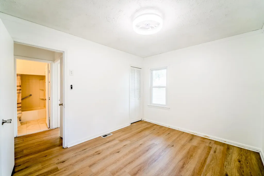 6027 Kim Avenue Allen Park City MI 48101