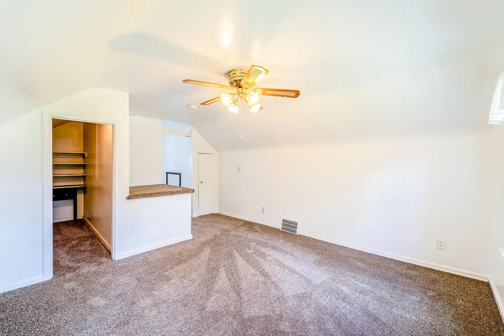 6027 Kim Avenue Allen Park City MI 48101