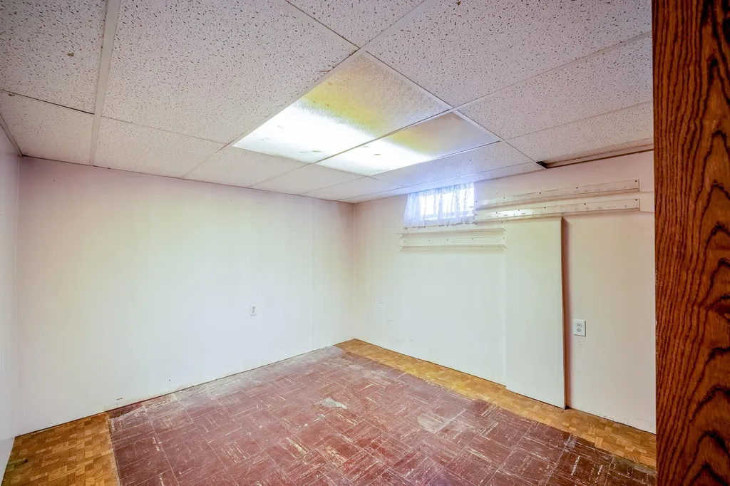 6027 Kim Avenue Allen Park City MI 48101