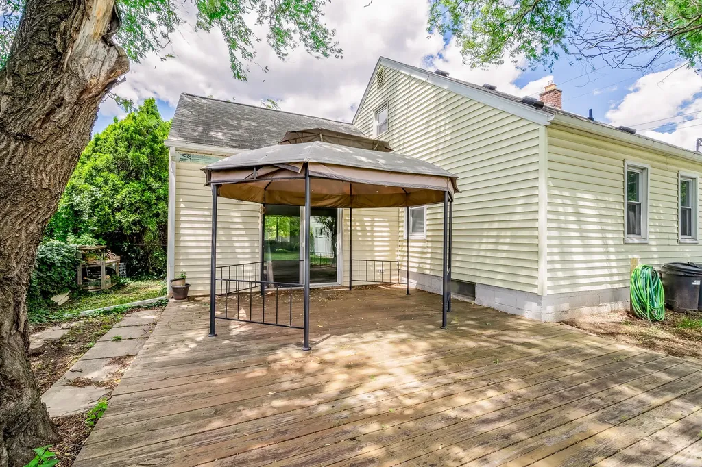 6027 Kim Avenue Allen Park City MI 48101