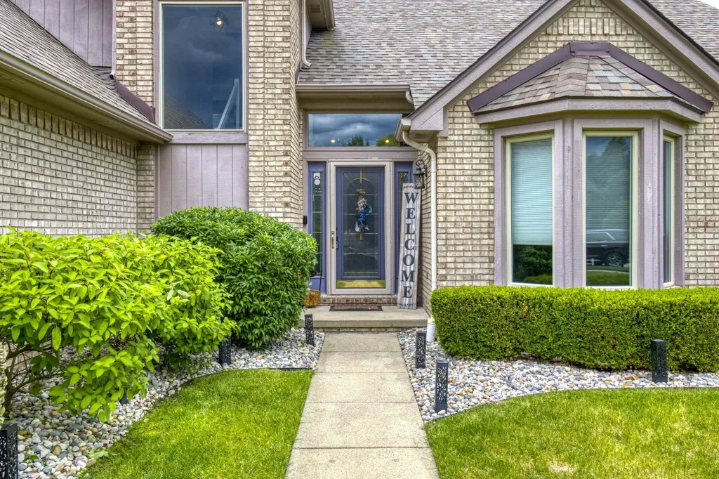 54393 Amber Drive Unknown City MI 48042