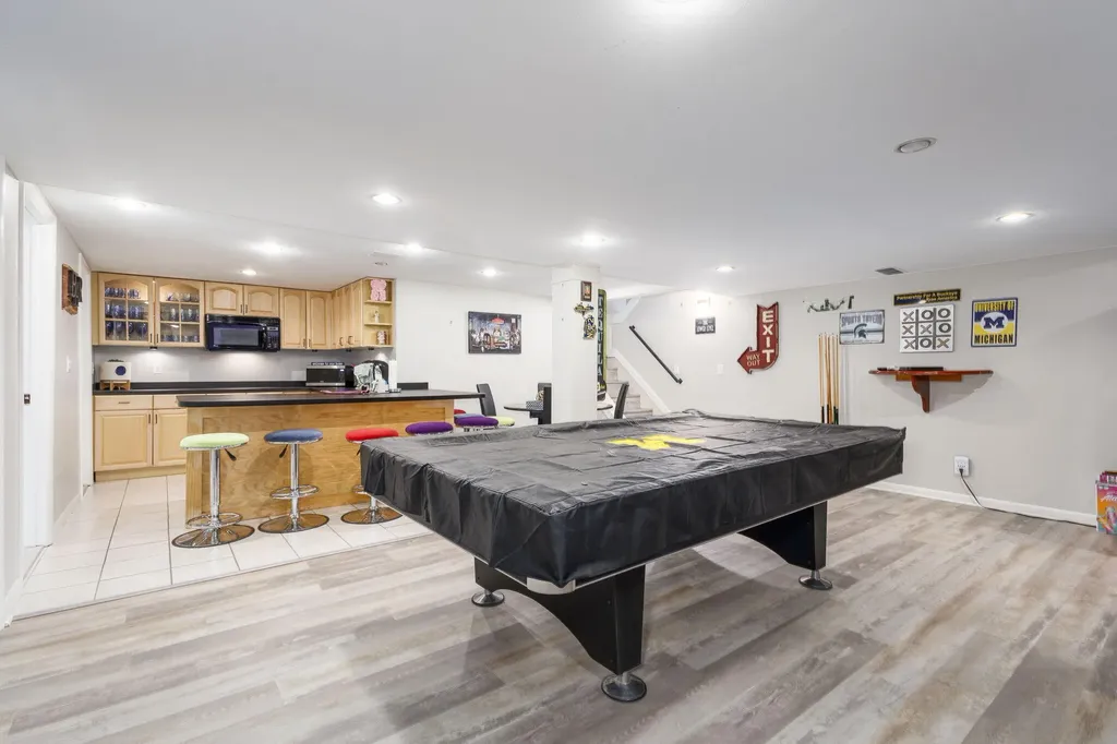 54393 Amber Drive Unknown City MI 48042