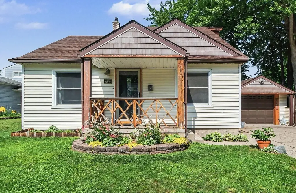 27623 Brettonwoods Street Madison Heights City MI 48071