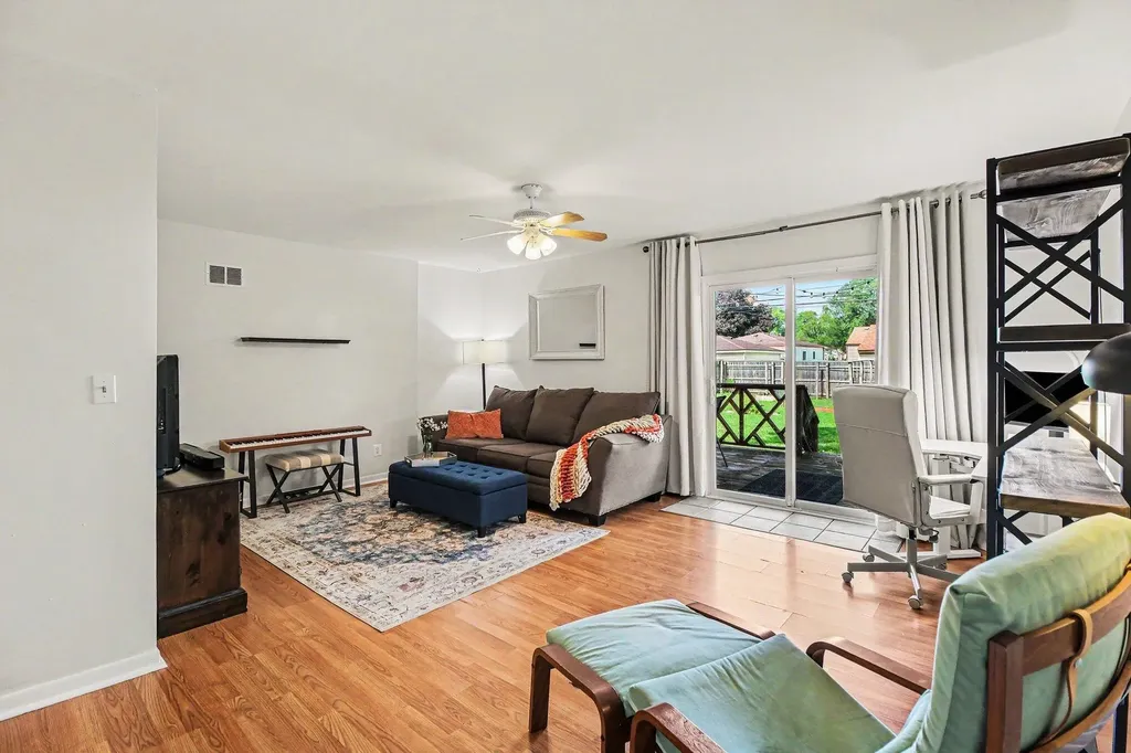 27623 Brettonwoods Street Madison Heights City MI 48071
