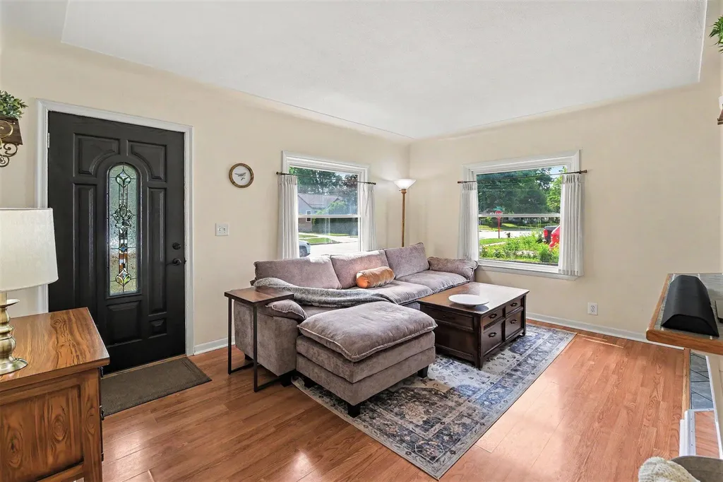 27623 Brettonwoods Street Madison Heights City MI 48071