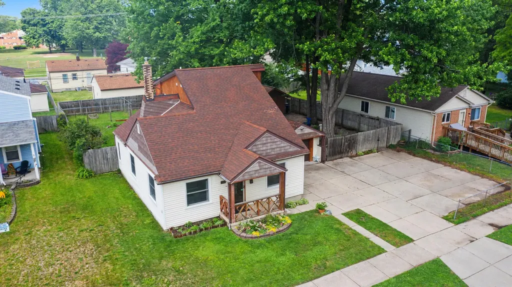 27623 Brettonwoods Street Madison Heights City MI 48071