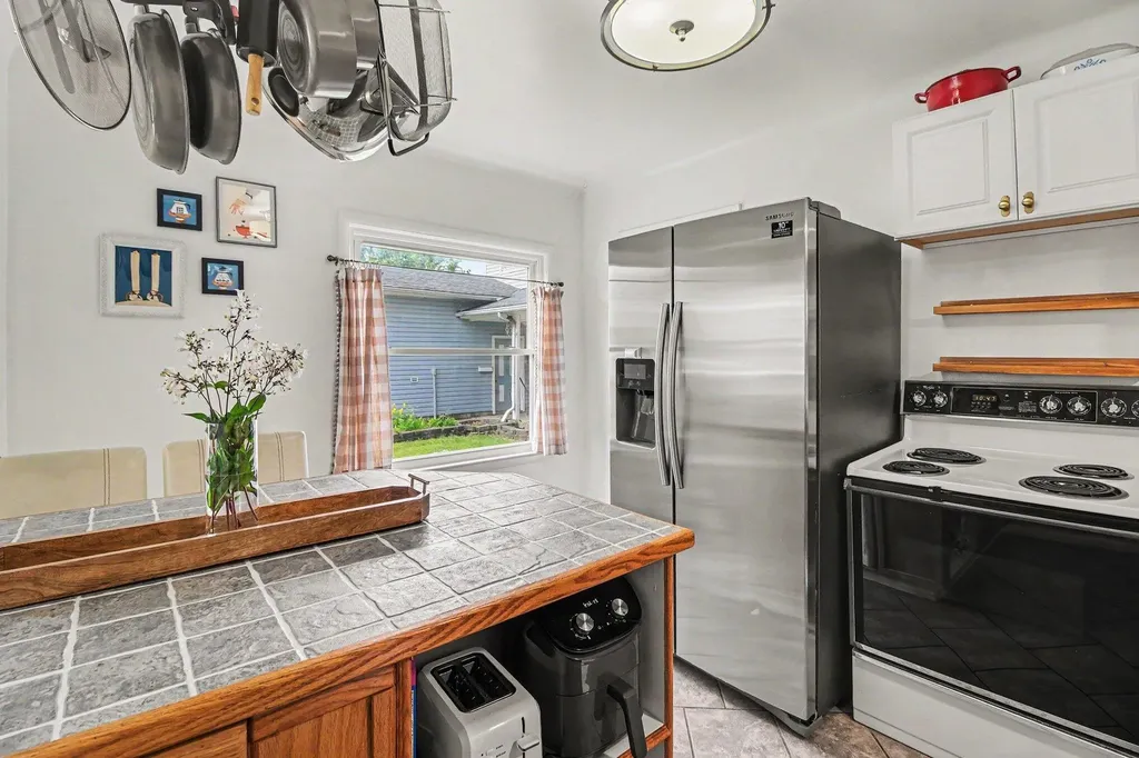 27623 Brettonwoods Street Madison Heights City MI 48071