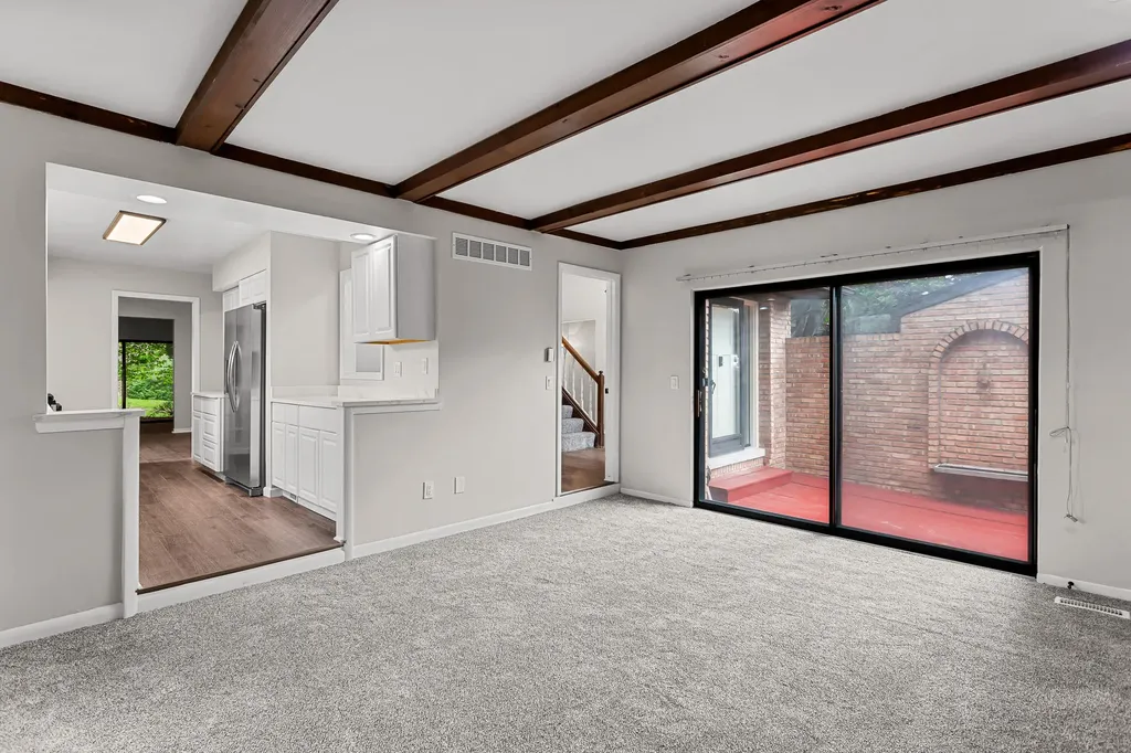 2260 Bordeaux Street West Bloomfield Charter Township MI 48323