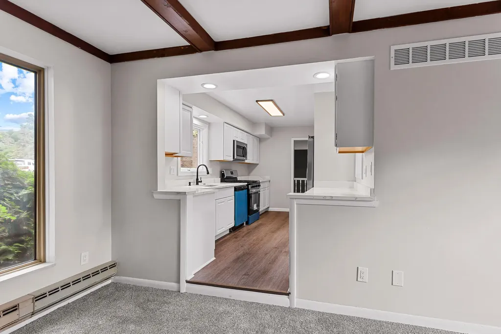 2260 Bordeaux Street West Bloomfield Charter Township MI 48323