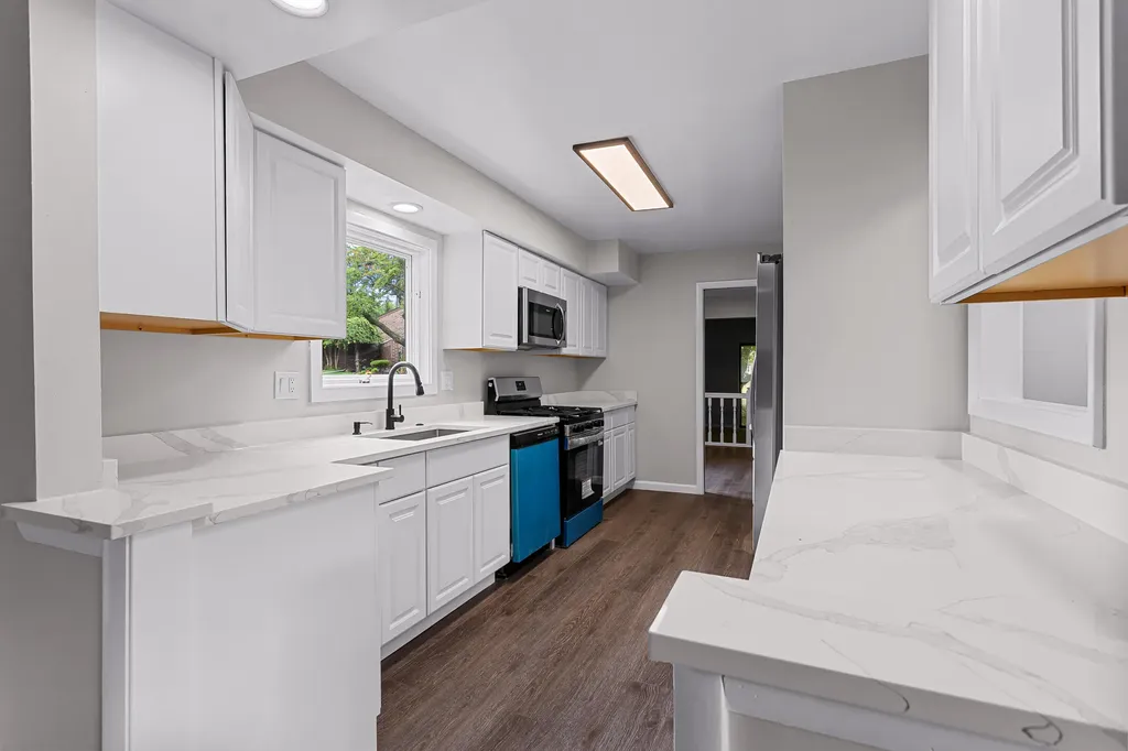 2260 Bordeaux Street West Bloomfield Charter Township MI 48323