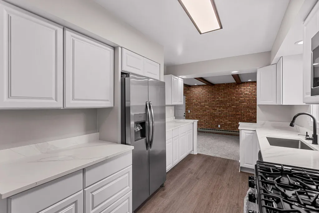 2260 Bordeaux Street West Bloomfield Charter Township MI 48323