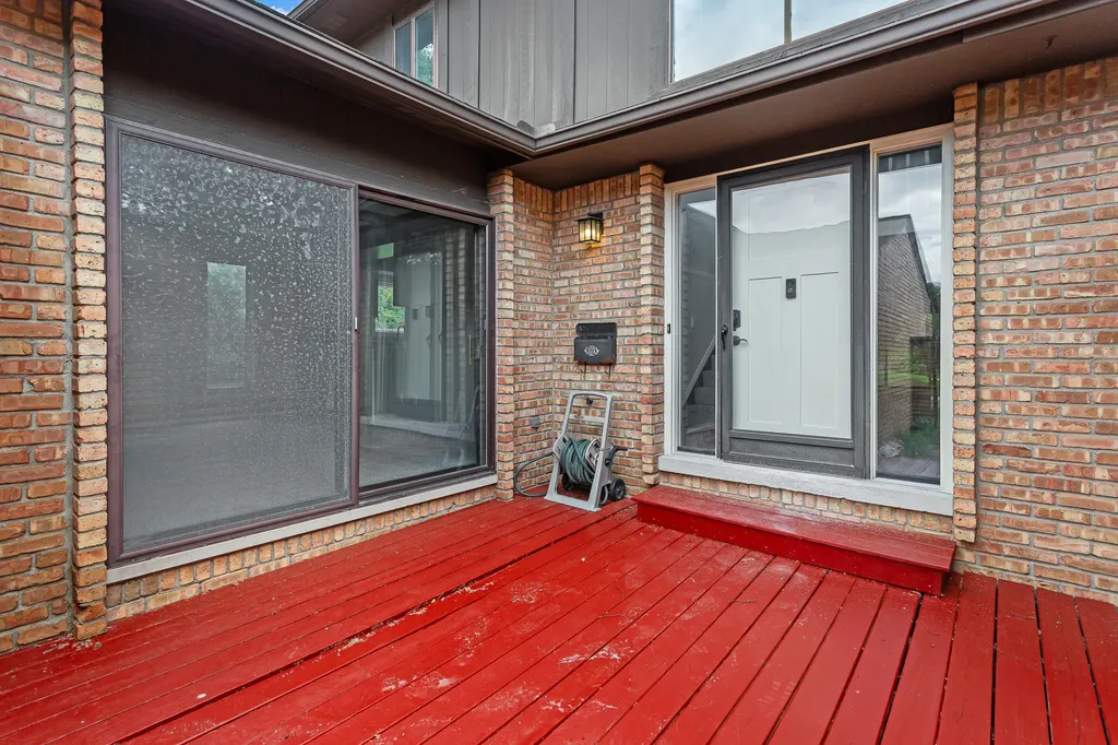 2260 Bordeaux Street West Bloomfield Charter Township MI 48323