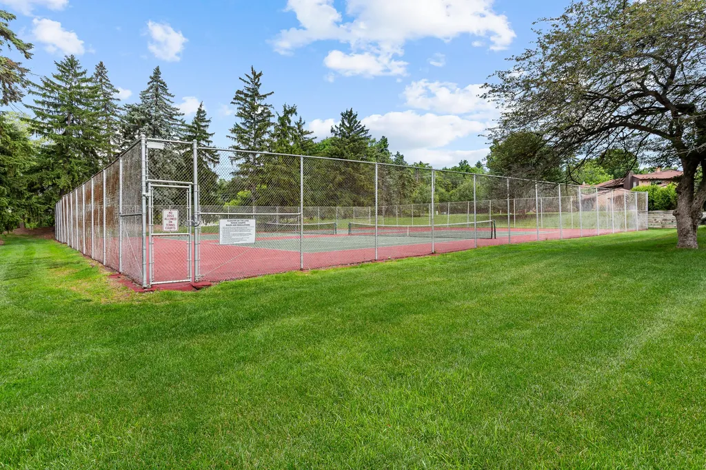2260 Bordeaux Street West Bloomfield Charter Township MI 48323