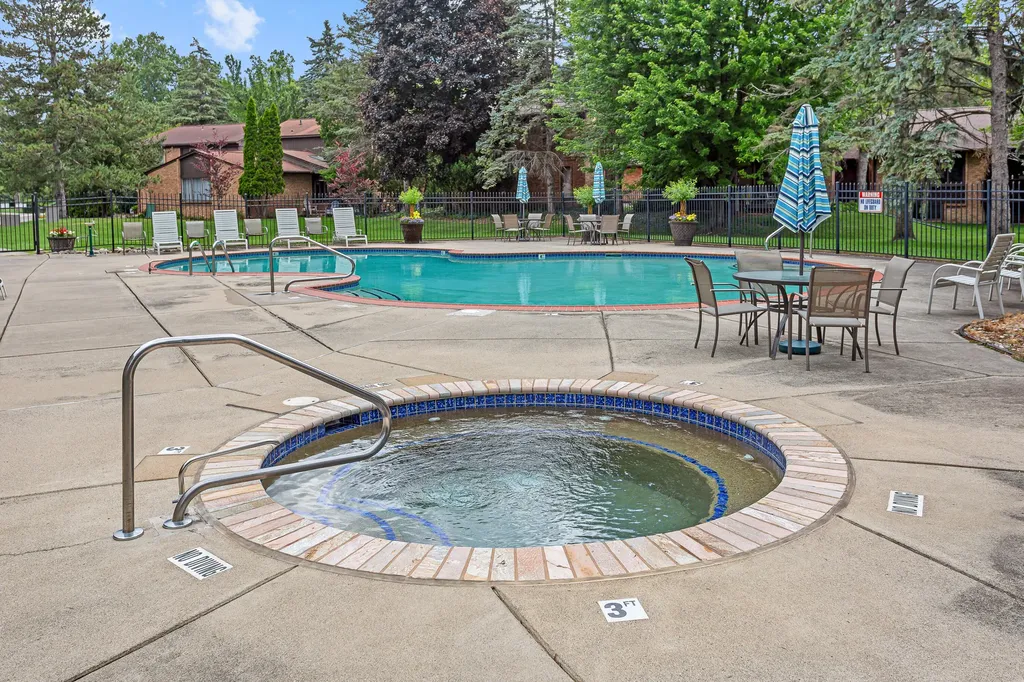 2260 Bordeaux Street West Bloomfield Charter Township MI 48323