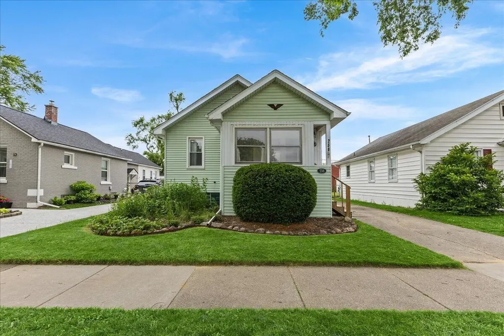 256 W Tacoma Street Clawson City MI 48017