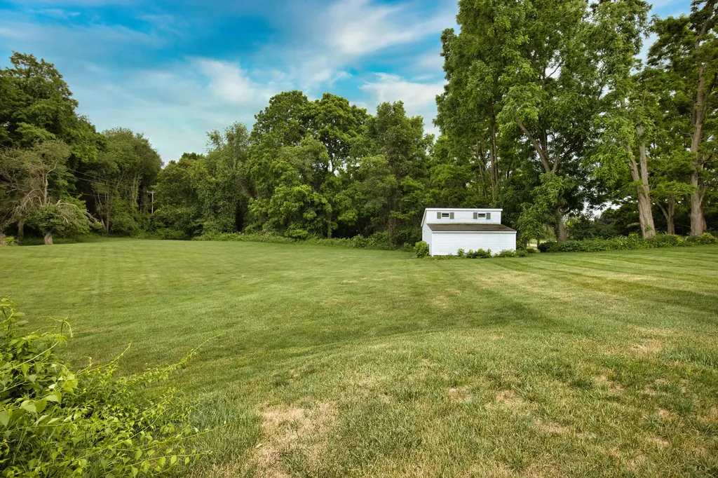 8045 Chilson Road Hamburg Township MI 48169