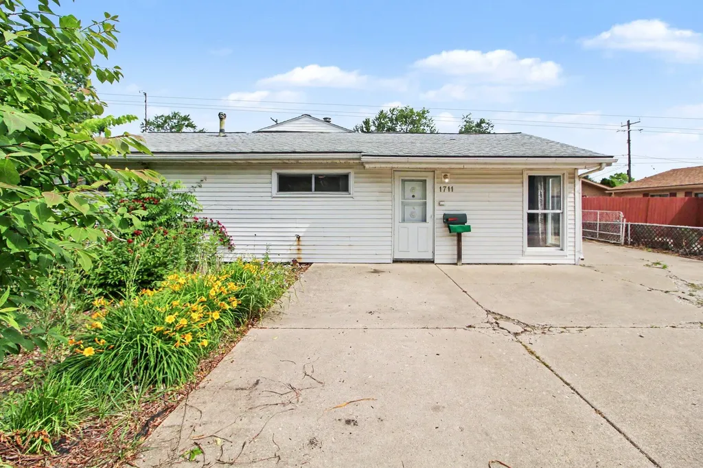 1711 Grove Road Ypsilanti Charter Township MI 48198