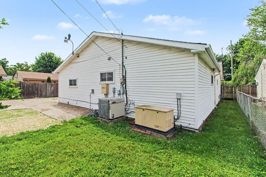 1711 Grove Road Ypsilanti Charter Township MI 48198