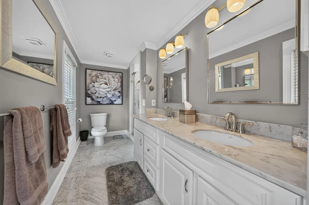 864 Great Oaks Boulevard Rochester City MI 48307