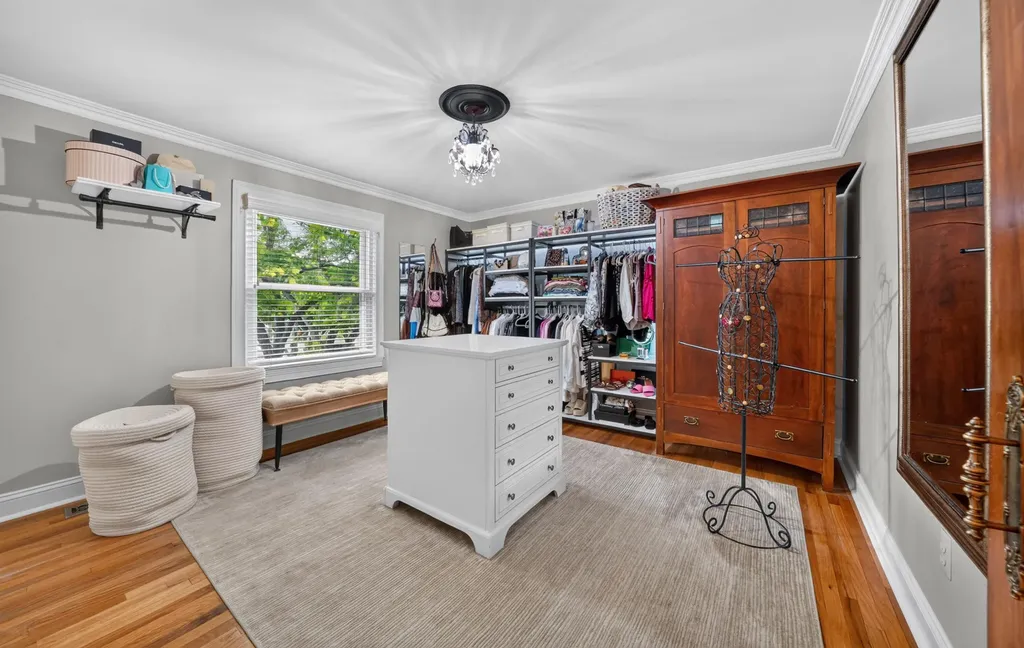 864 Great Oaks Boulevard Rochester City MI 48307