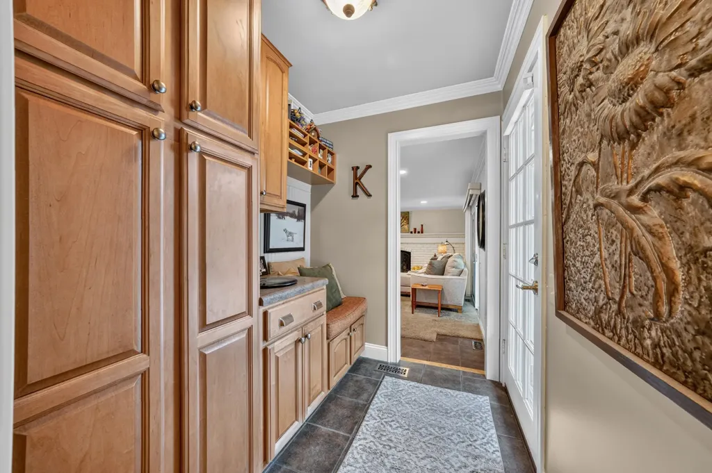 864 Great Oaks Boulevard Rochester City MI 48307