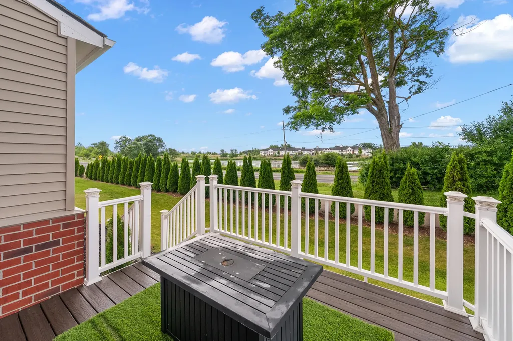 704 Groveland Circle Pittsfield Charter Township MI 48108