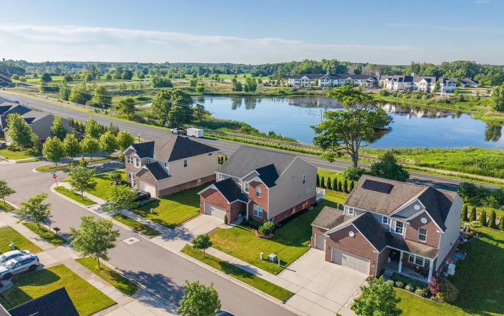 704 Groveland Circle Pittsfield Charter Township MI 48108