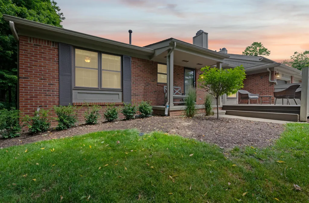 7256 Green Farm Road West Bloomfield Charter Township MI 48322