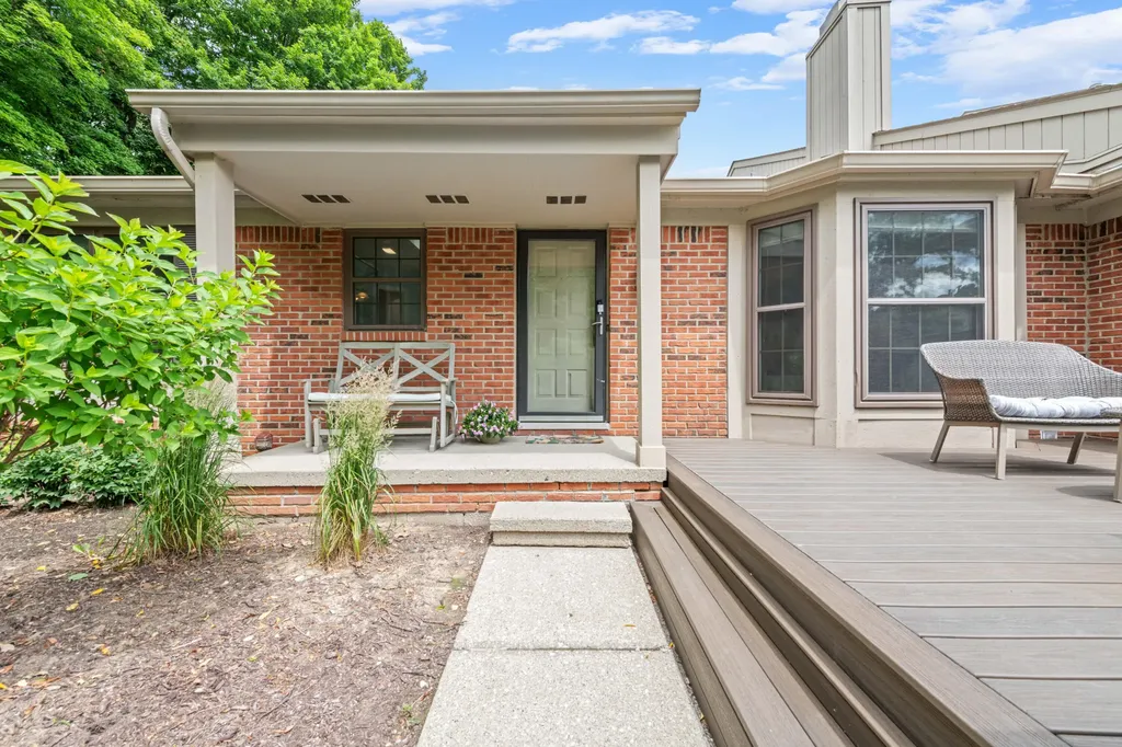 7256 Green Farm Road West Bloomfield Charter Township MI 48322