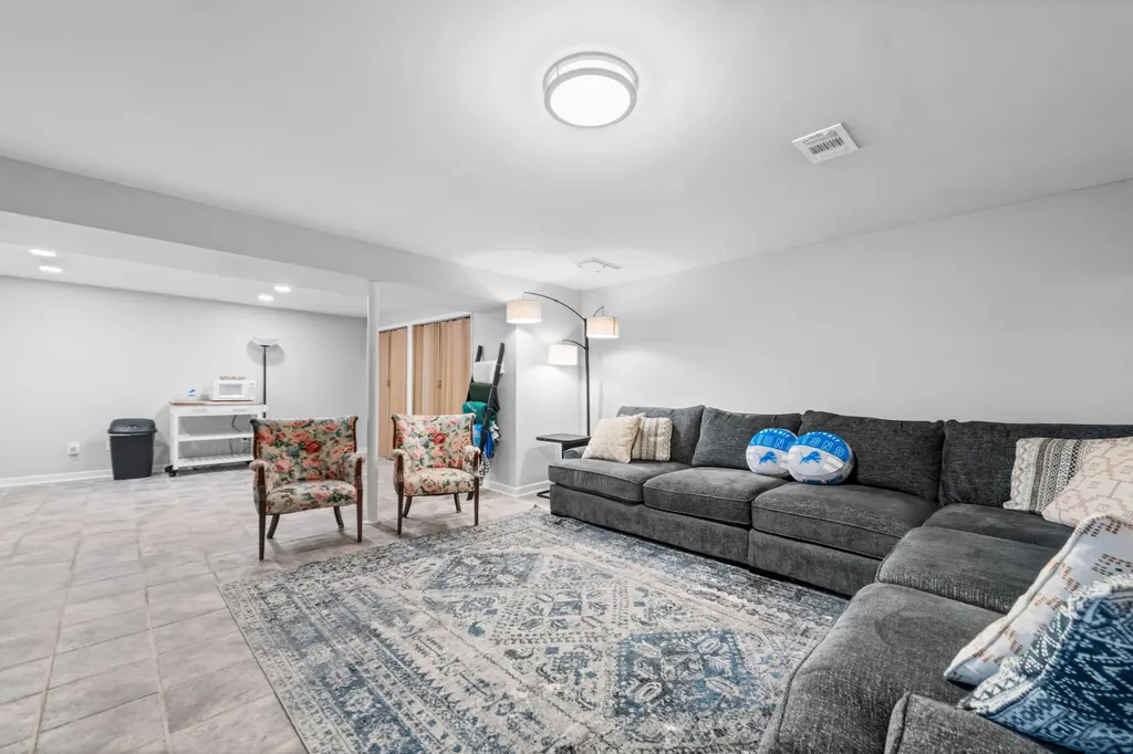 7256 Green Farm Road West Bloomfield Charter Township MI 48322