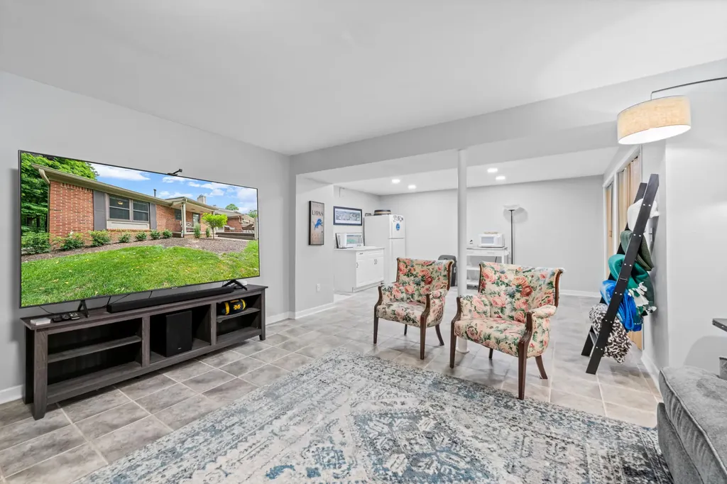7256 Green Farm Road West Bloomfield Charter Township MI 48322