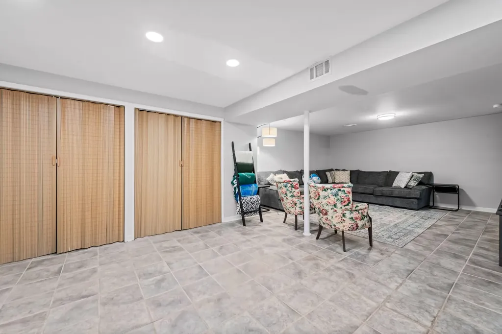 7256 Green Farm Road West Bloomfield Charter Township MI 48322