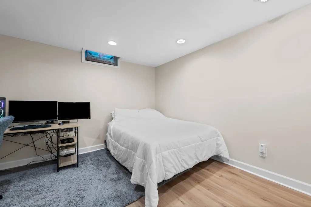 7256 Green Farm Road West Bloomfield Charter Township MI 48322