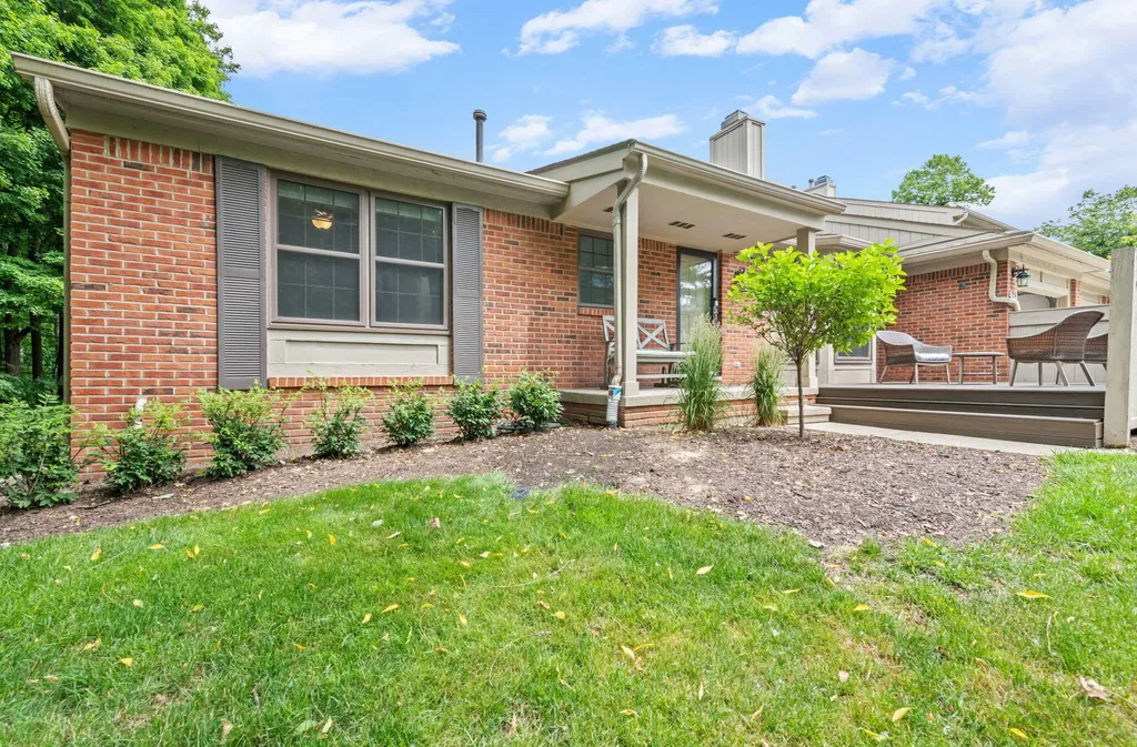 7256 Green Farm Road West Bloomfield Charter Township MI 48322