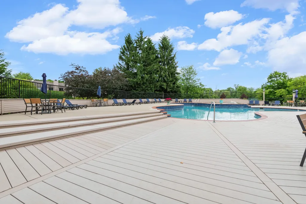 7256 Green Farm Road West Bloomfield Charter Township MI 48322