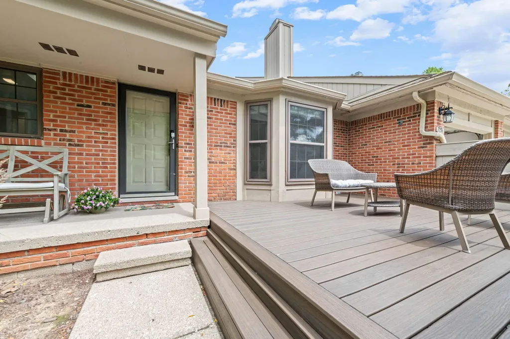 7256 Green Farm Road West Bloomfield Charter Township MI 48322