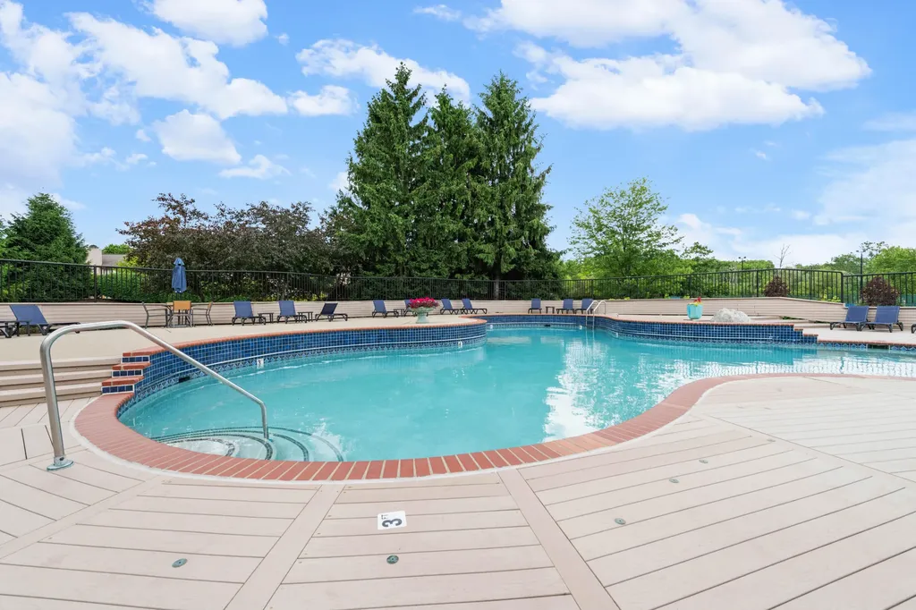 7256 Green Farm Road West Bloomfield Charter Township MI 48322