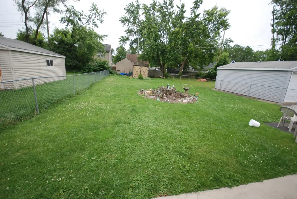1620 E Meyers Avenue Hazel Park City MI 48030