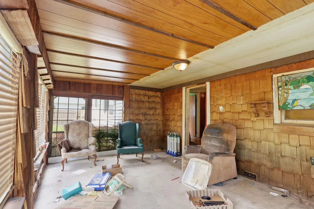 212 Woodland Avenue Blackman Charter Township MI 49203