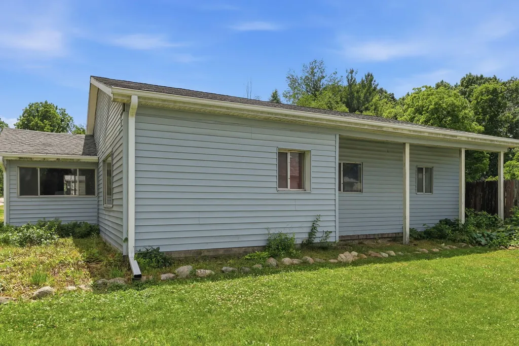 212 Woodland Avenue Blackman Charter Township MI 49203