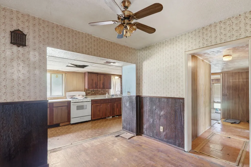 212 Woodland Avenue Blackman Charter Township MI 49203
