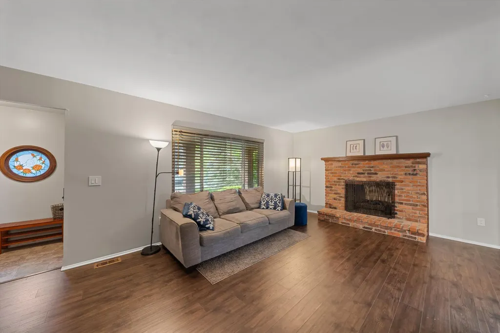 46616 Camelia Drive Canton Charter Township MI 48187