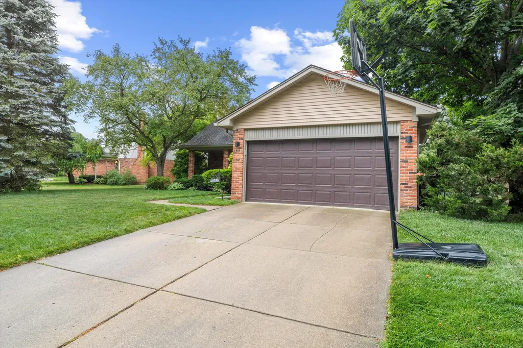 46616 Camelia Drive Canton Charter Township MI 48187