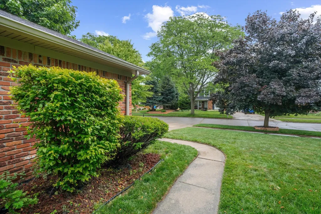 46616 Camelia Drive Canton Charter Township MI 48187