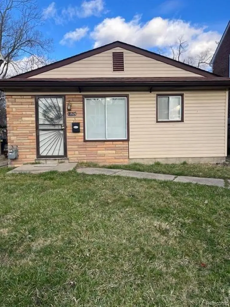 13526 Montrose Street Detroit City MI 48227