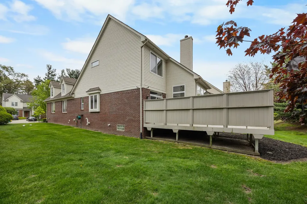 22273 Abington Drive Farmington Hills City MI 48335
