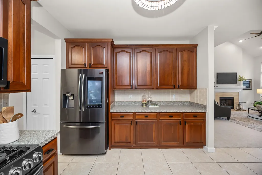 22273 Abington Drive Farmington Hills City MI 48335