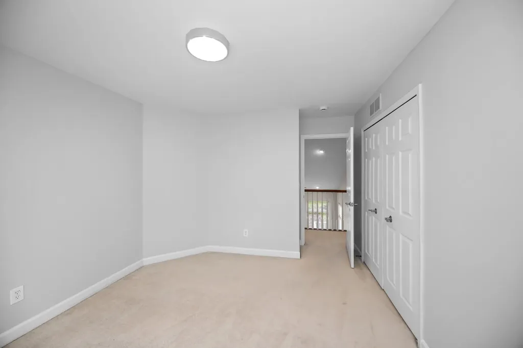 22273 Abington Drive Farmington Hills City MI 48335