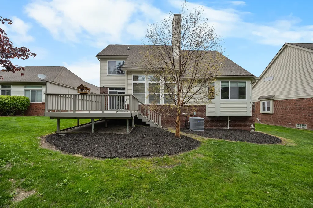 22273 Abington Drive Farmington Hills City MI 48335