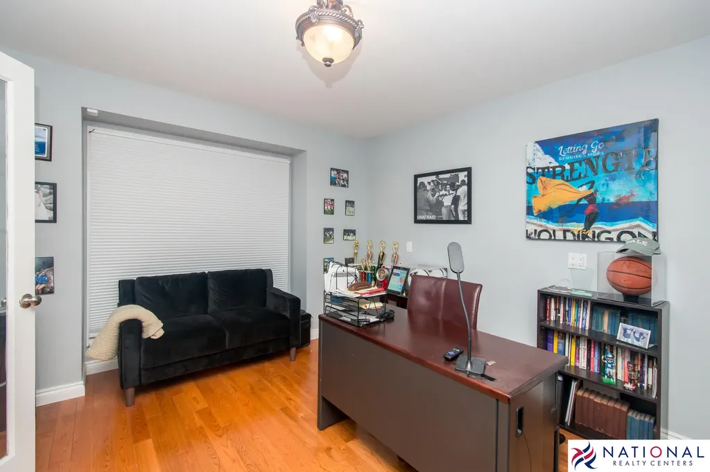 37709 Glengrove Drive Farmington Hills City MI 48331